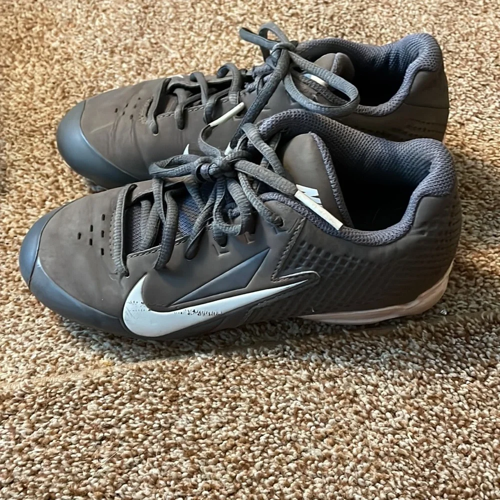 Nike Vapor Strike football cleats 2.5Y